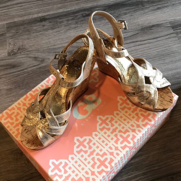 Gianni Bini Wedges - Picture 3 of 5